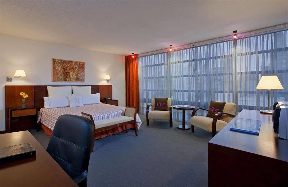 Four Points By Sheraton Montevideo Exterior photo