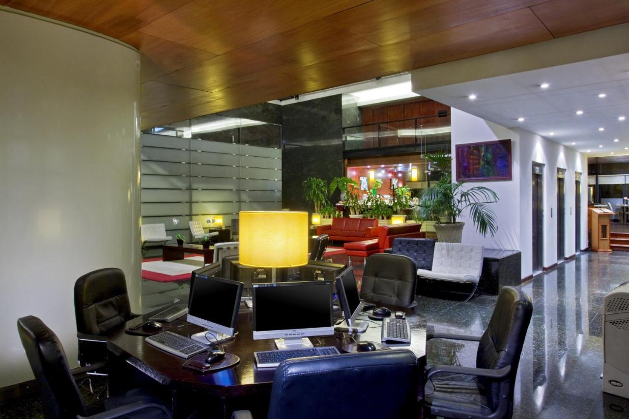 Four Points By Sheraton Montevideo Exterior photo